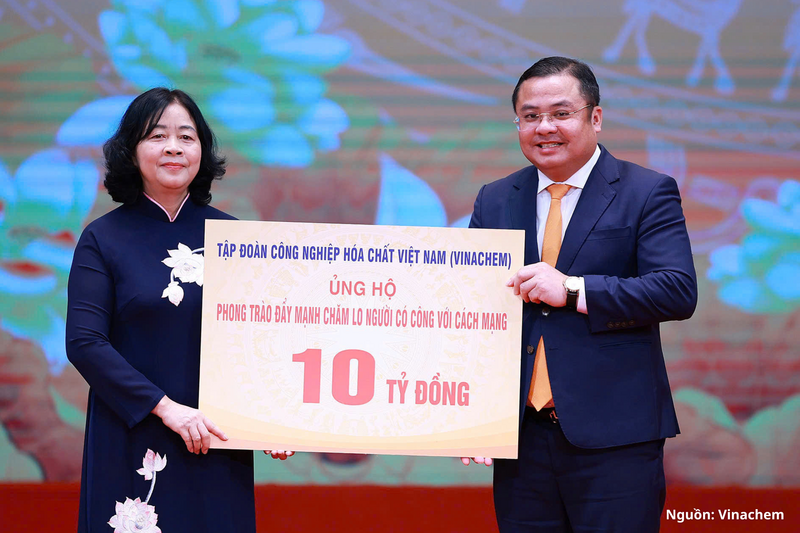 Vinachem đóng góp 10 tỷ đồng chăm lo người có công toàn quốc.