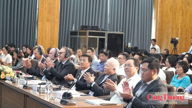 Các đại biểu tham dự tọa đàm