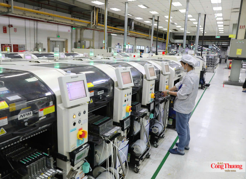Công nhân sản xuất tại Khu công nghiệp tỉnh Bắc Ninh.