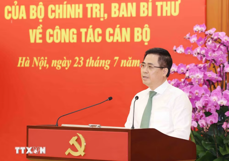 Đồng chí Nguyễn Hoàng Giang, Ủy viên Trung ương Đảng, Phó Trưởng Ban Chính sách, Chiến lược Trung ương, phát biểu nhận nhiệm vụ. (Ảnh: Phương Hoa/TTXVN)