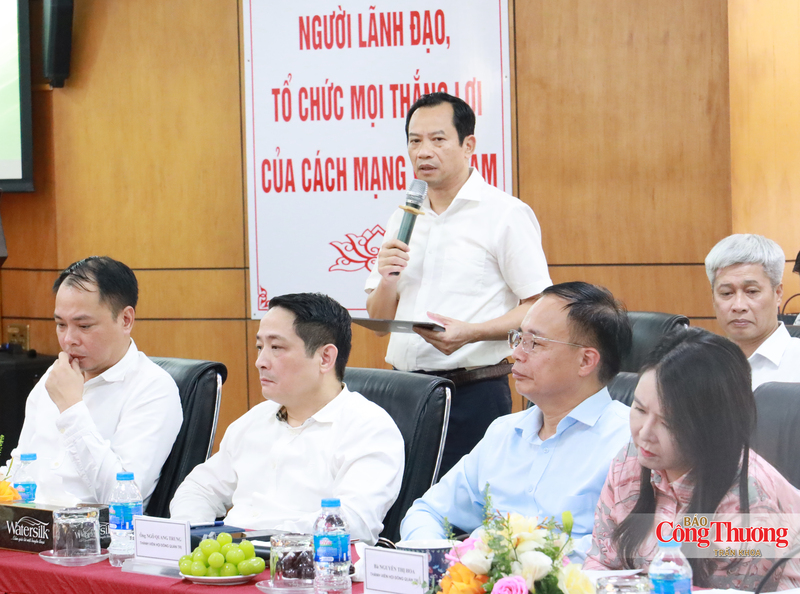 Ông Lê Văn Khanh, Giám đốc FOMECO (công ty thành viên của VEAM) nêu giải pháp nâng cao năng lực cạnh tranh, đa dạng hóa sản phẩm.