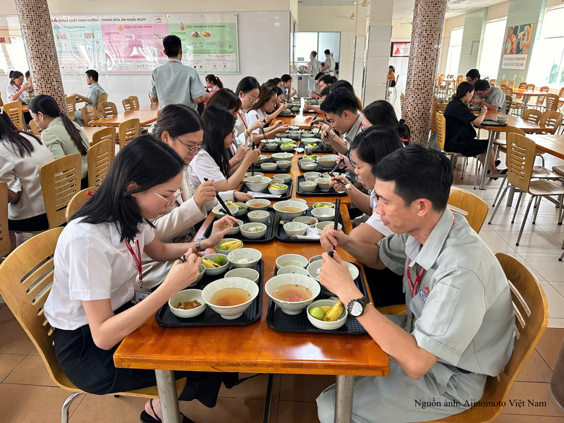 Chăm sóc dinh dưỡng bữa ăn cho nhân viên luôn được Ajinomoto Việt Nam đặc biệt chú trọng