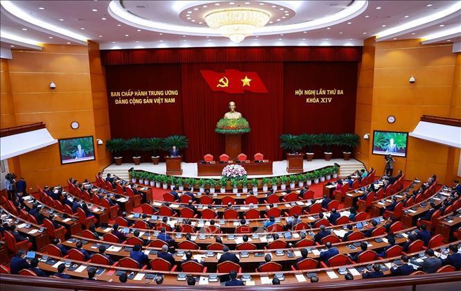 Các đại biểu tham dự phiên bế mạc Hội nghị lần thứ 3 Ban Chấp hành Trung ương Đảng khoá XIV. Ảnh: Dương Giang/TTXVN