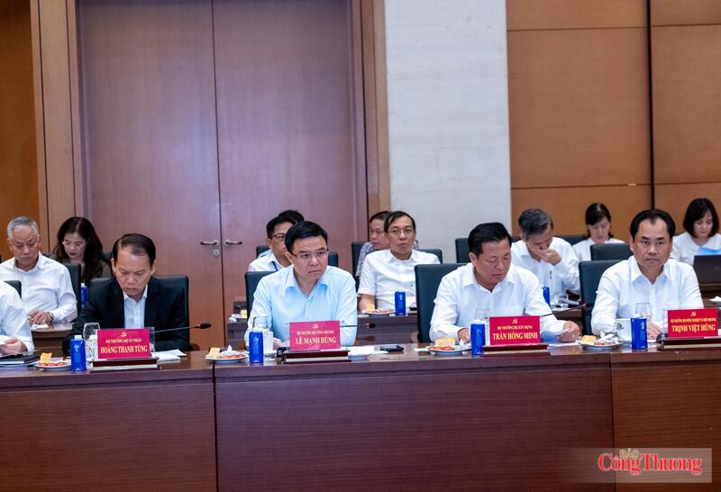 Các đại biểu tham dự hội nghị. Ảnh: Lâm Hiển