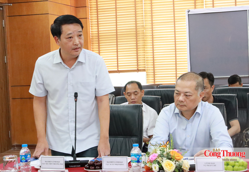Ông Bùi Quang Hưng, Phó Cục trưởng Cục Xúc tiến thương mại đề nghị Tổng công ty VEAM chủ động xây dựng các chương trình xúc tiến chuyên ngành.