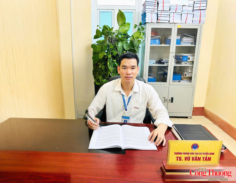 Tiến sĩ Vũ Văn Tản, Trưởng phòng Đào tạo và Tuyển sinh, Trường Đại học Sao Đỏ.