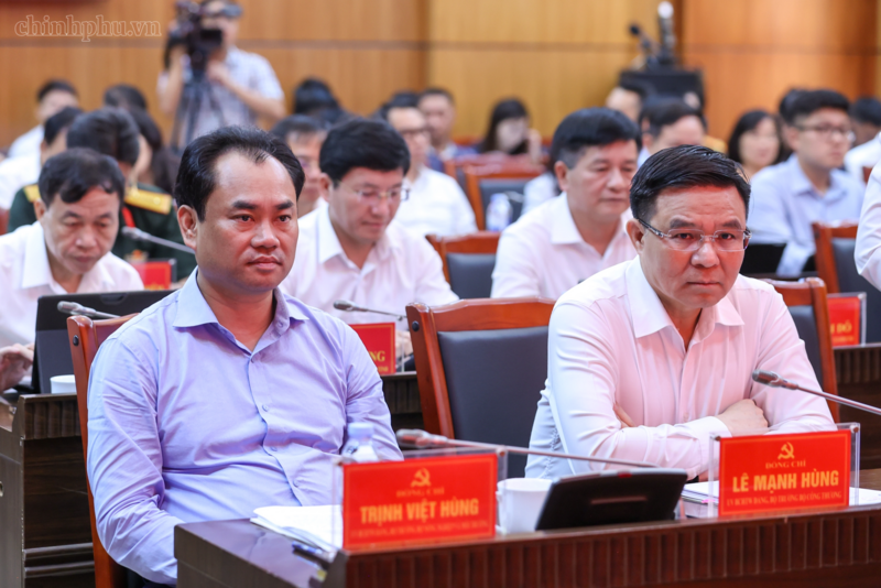 Bộ trưởng Bộ Công Thương Lê Mạnh Hùng, Bộ trưởng Bộ Nông nghiệp và Môi trường Trịnh Việt Hùng tại buổi làm việc - Ảnh: VGP/Nhật Bắc