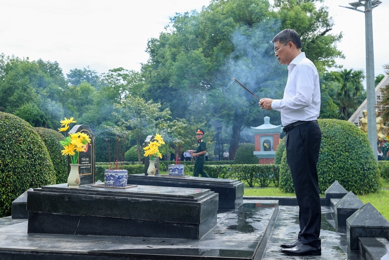 Nghĩa trang Liệt sĩ Quốc gia A1 là nơi yên nghỉ của 645 cán bộ, chiến sĩ hy sinh trong Chiến dịch Điện Biên Phủ và thời kỳ kháng chiến chống Pháp - Ảnh: VGP/Nhật Bắc