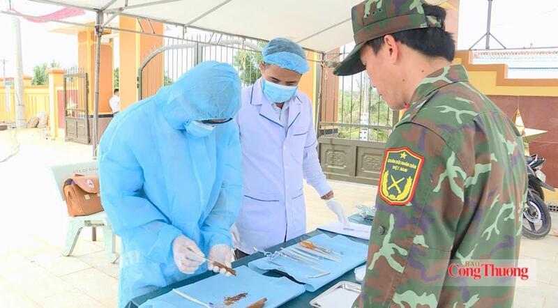 Tính đến ngày 25/7/2026, lực lượng chức năng đã lấy mẫu đối với 79.768 mộ liệt sĩ, trong đó 55.626 mộ đủ điều kiện lấy mẫu, đạt 69,73%. Ảnh: Hiền Mai