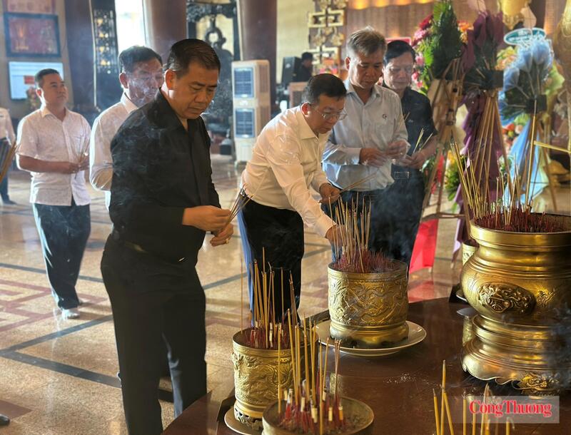 Bộ Công Thương dâng hương tưởng niệm các Anh hùng - Liệt sĩ tại TP. Hồ Chí Minh - 4