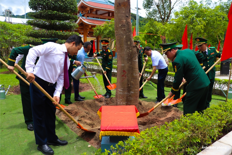 Trung tướng Vũ Trung Kiên: Bộ đội Biên phòng phải bám chắc địa bàn, giữ vững an ninh biên giới - 6