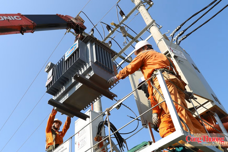 Riêng trong tháng 6/2026, tổn thất điện năng thương phẩm toàn CTĐL Hà Tĩnh đã giảm xuống mức 5,28%, tức giảm tới 1,22% so với cùng kỳ năm trước. Ảnh: Trọng Tùng