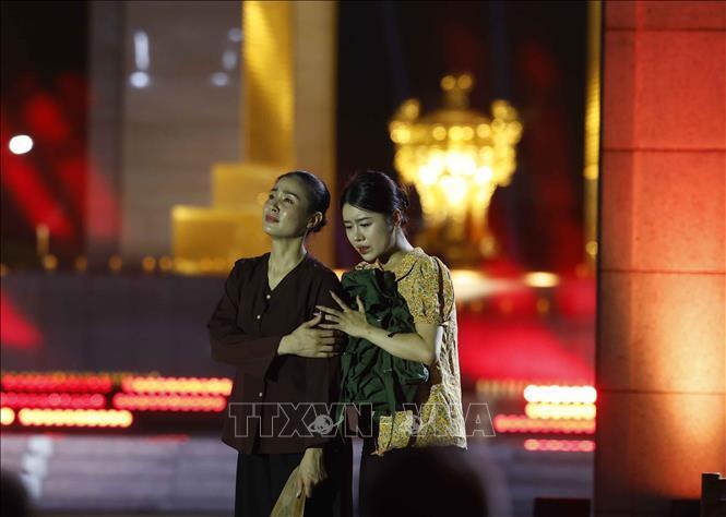 Lãnh đạo Đảng, Nhà nước dự Cầu truyền hình 'Sao sáng dẫn đường'  - 12
