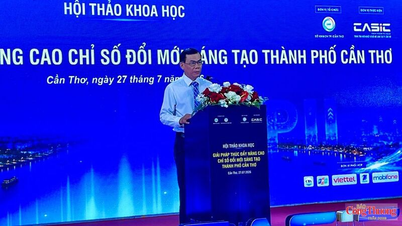 Ông Huỳnh Văn Tùng, Trưởng Đại diện Văn phòng Bộ Khoa học và Công nghệ tại miền Nam, phát biểu tại hội thảo.
