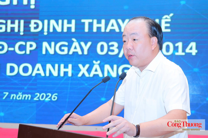 Cục trưởng Cục Quản lý và Phát triển thị trường trong nước Trần Hữu Linh phát biểu tại hội nghị