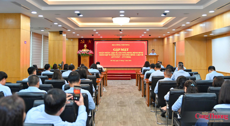 Toàn cảnh chương trình gặp mặt. Ảnh: Nam Nguyễn