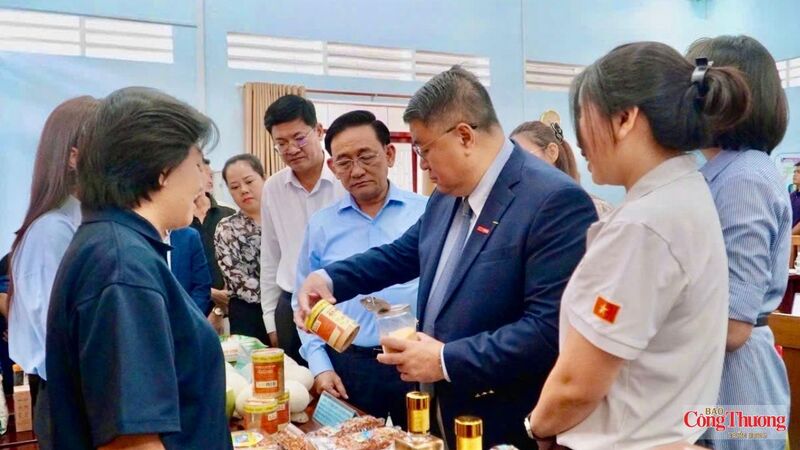 Vĩnh Long đẩy mạnh khuyến công theo hướng sản xuất sạch hơn, tiết kiệm năng lượng, phát triển sản phẩm OCOP và sản phẩm công nghiệp nông thôn tiêu biểu.