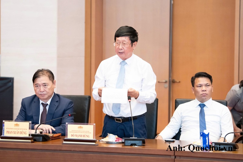 Nguyên Phó Chủ nhiệm Văn phòng Quốc hội Đỗ Mạnh Hùng, Viện trưởng Viện Nghiên cứu văn hóa và Dân sinh (thuộc Liên hiệp các Hội Khoa học và Kỹ thuật Việt Nam) phát biểu.