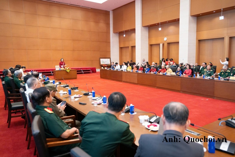 Ủy viên Trung ương Đảng, Phó Chủ tịch Quốc hội Nguyễn Thị Thanh phát biểu.