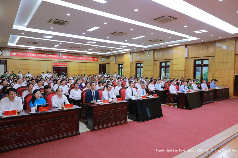 Hội nghị công bố Quyết định của Ban Bí thư về công tác cán bộ.