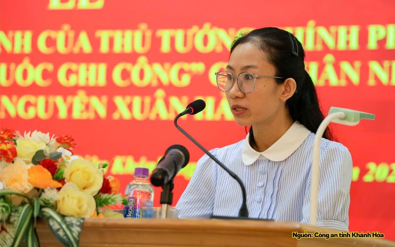 Thân nhân liệt sĩ Nguyễn Xuân Hải phát biểu.