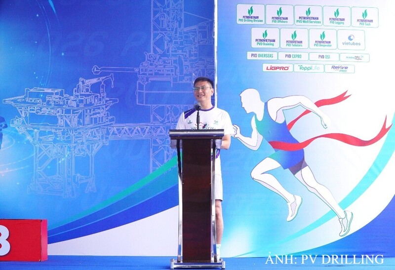 Ông Nguyễn Thế Sơn, Trưởng Ban chỉ đạo phát biểu bế mạc PVD RUN 2026. Ảnh: PV Drilling