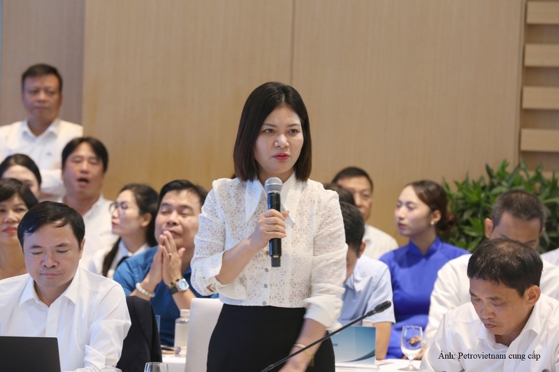 Bà Nguyễn Thúy Hiền – Phó Cục trưởng Cục Quản lý và Phát triển thị trường trong nước (Bộ Công Thương) phát biểu - Ảnh: Petrovietnam cung cấp/Thanh Hiếu