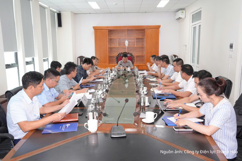 Toàn cảnh buổi làm việc.