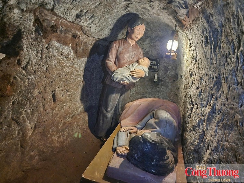 Công trình được đào trong lớp đất đỏ bazan kiên cố, có ba tầng sâu từ 8 đến hơn 22m dưới mặt đất
