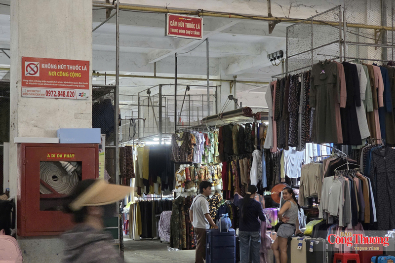 Chợ Hà Tĩnh đang tích cực xây dựng môi trường kinh doanh văn minh, không khói thuốc, góp phần bảo vệ sức khỏe cộng đồng.