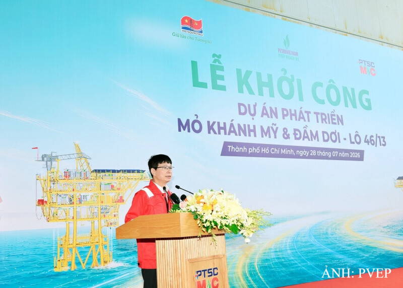 Đại diện Petrovietnam, ông Luyện Công Chiến, Phó Trưởng Ban Thăm dò Khai thác Dầu khí, Chủ tịch UBQL Lô 46/13 nhấn mạnh vai trò chiến lược của dự án trong việc bảo đảm an ninh năng lượng khu vực Tây Nam Bộ và khẳng định chủ quyền biển đảo quốc gia. Ảnh: PVEP