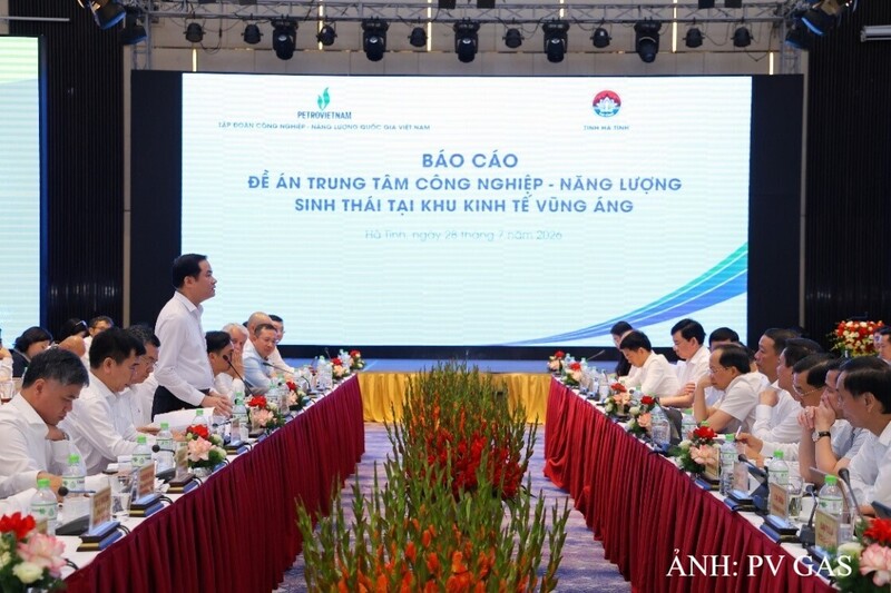 Toàn cảnh buổi làm việc.