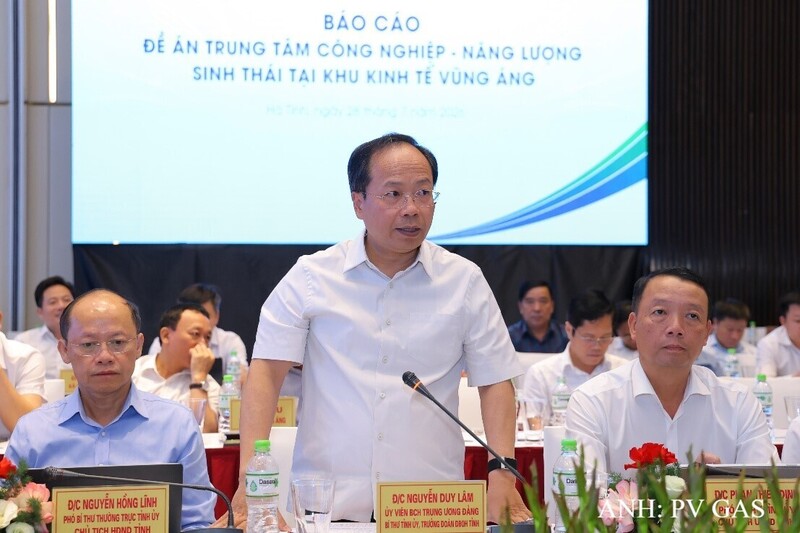 Bí thư Tỉnh ủy Hà Tĩnh Nguyễn Duy Lâm phát biểu tại buổi làm việc.