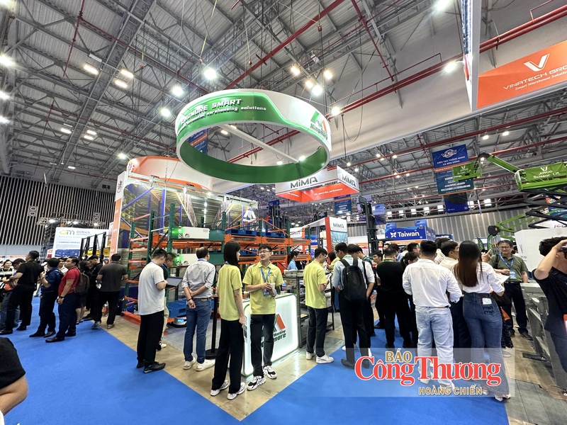 Các gian hàng được trưng bày, giới thiệu tại triển lãm.