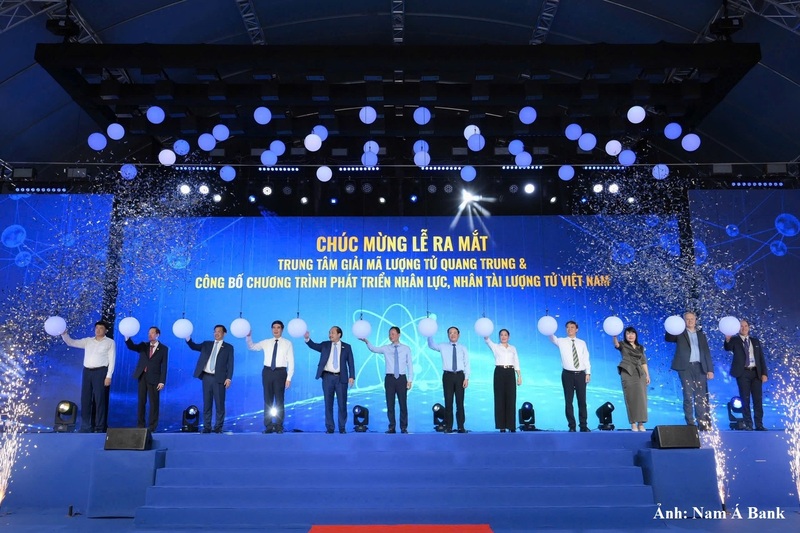 Nam A Bank đồng hành cùng Trường Đại học Quang Trung ra mắt Trung tâm giải mã lượng tử.