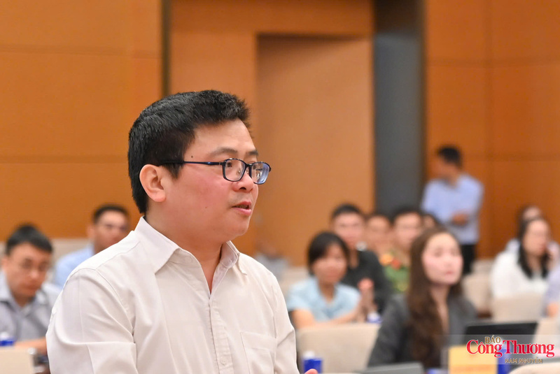 Thứ trưởng Bộ Công Thương Trương Thanh Hoài tham dự và phát biểu tại phiên họp.