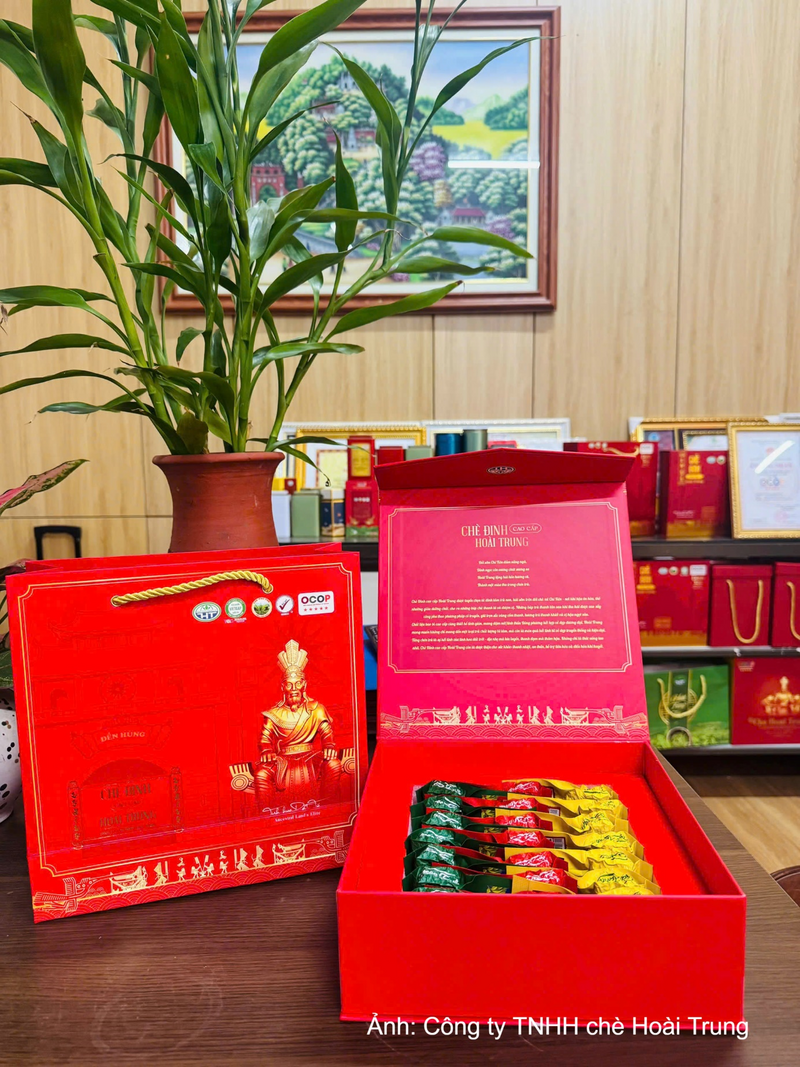 Chè đinh cao cấp Hoài Trung không chỉ là nguyên liệu tuyển chọn mà còn là sự kết hợp hài hòa giữa bí quyết chế biến truyền thống và những tiến bộ của khoa học công nghệ.