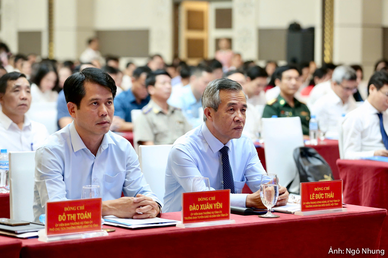 Các đại biểu tham dự buổi lễ.