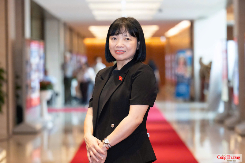 Đại biểu Nguyễn Thị Việt Nga, Phó trưởng Đoàn Đại biểu Quốc hội TP. Hải Phòng.
