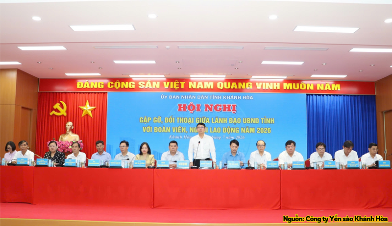 Các đại biểu chủ trì hội nghị.