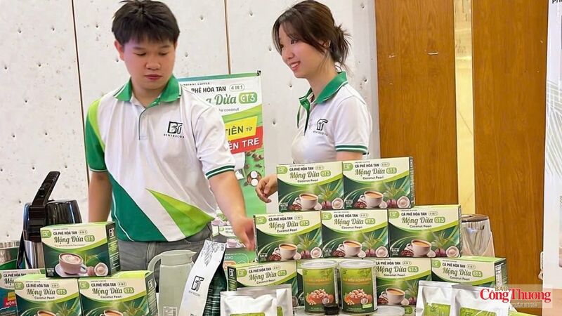 Vĩnh Long từng bước phát triển ngành dừa theo chuỗi giá trị hiện đại, khuyến khích doanh nghiệp đầu tư chế biến sâu, nâng cao giá trị gia tăng và mở rộng thị trường xuất khẩu.