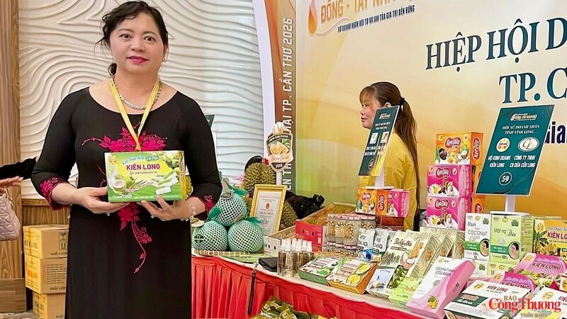Ngành chế biến dừa Vĩnh Long duy trì đà tăng trưởng với giá trị sản xuất tăng bình quân trên 10% mỗi năm, đưa kim ngạch xuất khẩu toàn ngành đạt khoảng 1 tỷ USD.