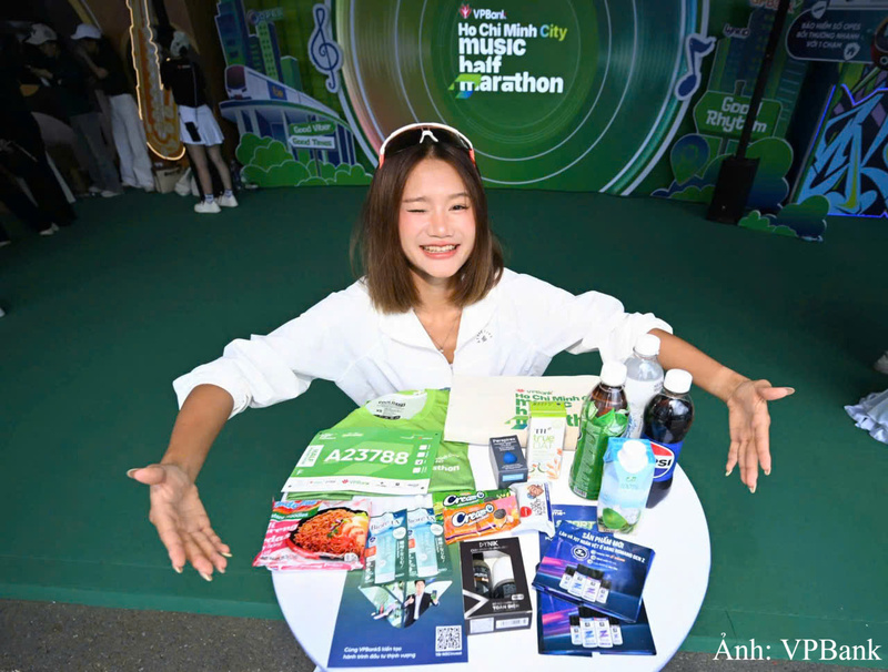 Nhiều runner yêu thích khám phá race-kit VPBank Ho Chi Minh City Music Half Marathon 2026