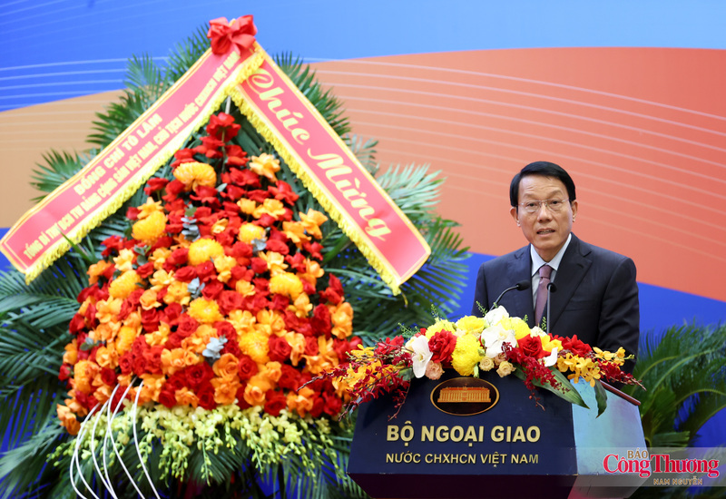 Chùm ảnh: Khai mạc Hội nghị Ngoại giao lần thứ 33 - 10