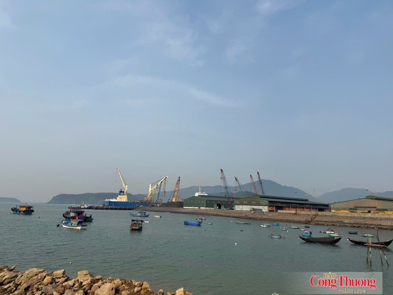 Cảng biển Hòn La, tỉnh Quảng Trị.