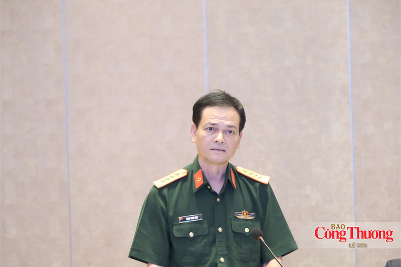 Đại tá Phạm Minh Nhật, Phó Cục trưởng Cục Xăng dầu (Bộ Quốc phòng).