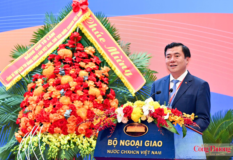 Thứ trưởng Nguyễn Sinh Nhật Tân phát biểu tại Hội nghị Ngoại giao lần thứ 33.