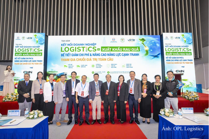 Các đại biểu tham gia Tọa đàm Kết nối doanh nghiệp logistics và xuất khẩu rau quả.