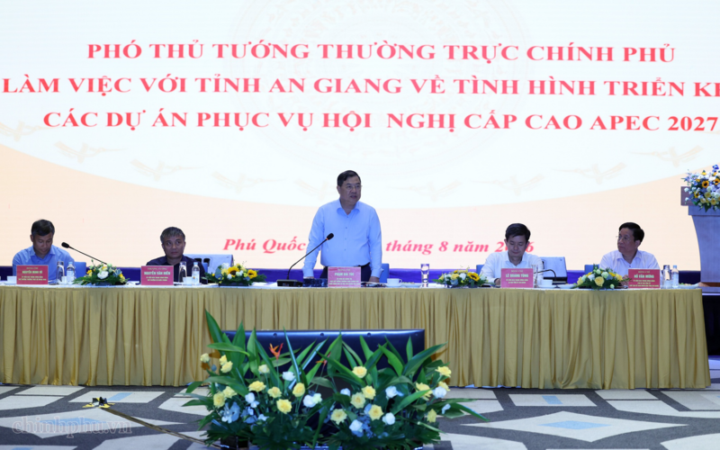 Ủy viên Bộ Chính trị, Phó Thủ tướng Thường trực Chính phủ Phạm Gia Túc làm việc với tỉnh An Giang về tình hình triển khai các dự án phục vụ Tuần lễ Cấp cao APEC 2027 - Ảnh: VGP/Phương Nguyên