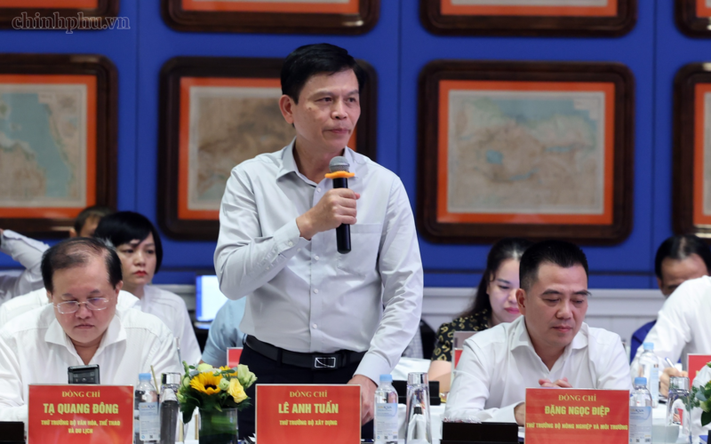 Thứ trưởng Bộ Xây dựng Lê Anh Tuấn phát biểu - Ảnh: VGP/Phương Nguyên